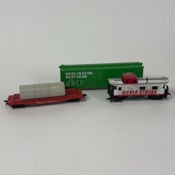 Tyco Vintage HO Scale Train Set Includes Burlington Northern Green Boxcar Great - Picture 3 of 7